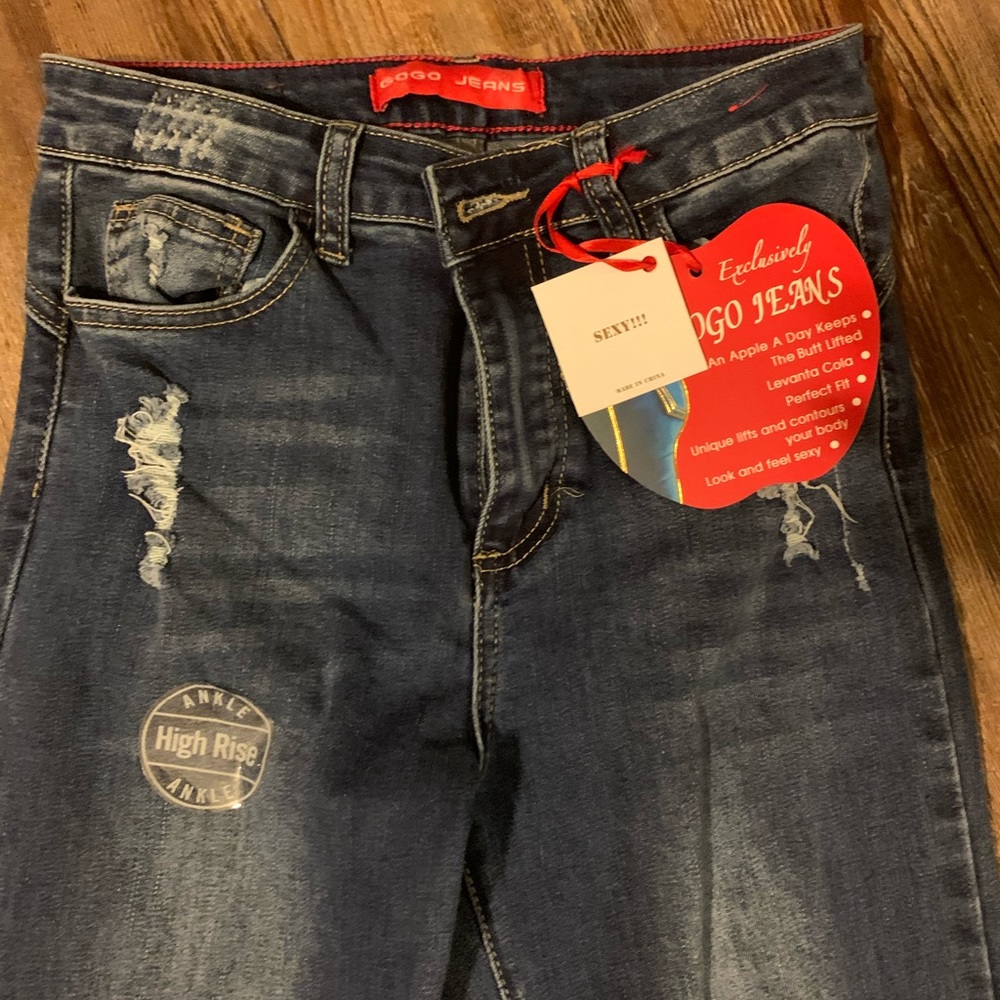 GOGO skinny Jeans NWT size 5